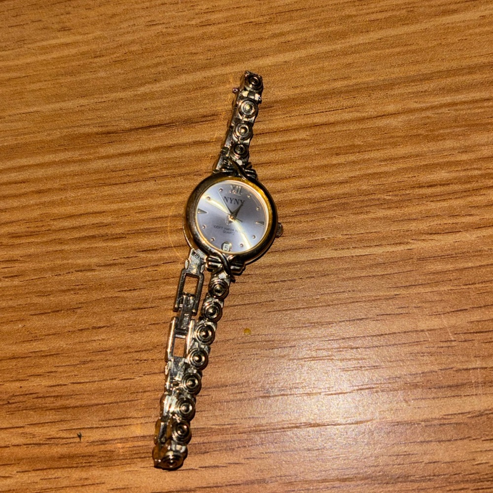 Vintage Quartz Elegant Gold and Silver Women's Watch